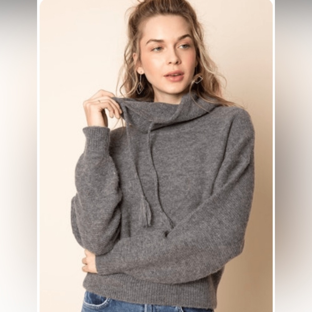 27 Miles Malibu Pearl loose cowl neck wool and cashmere sweater in gray. Med